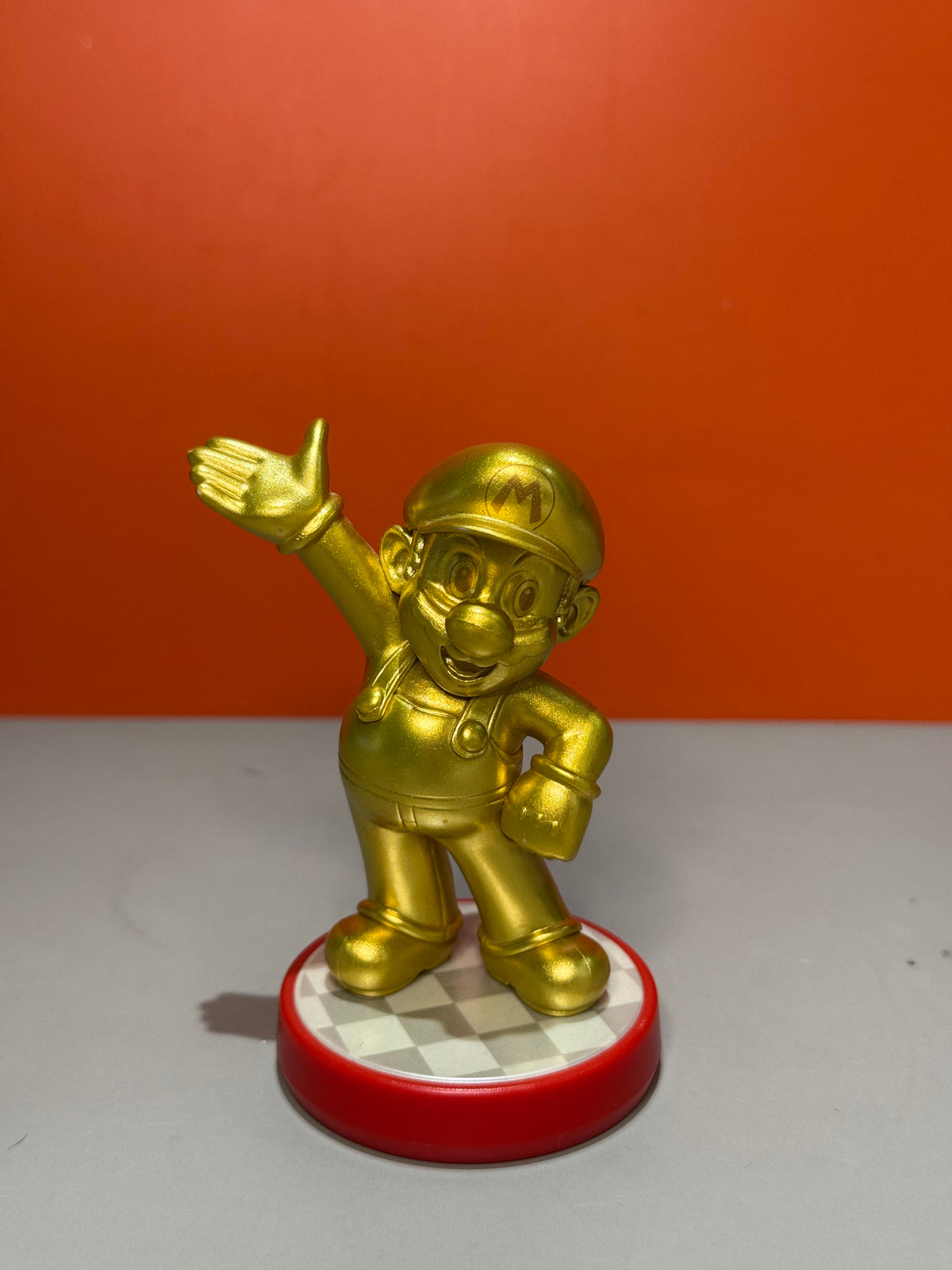 Mario Gold Edition amiibo — Super Mario Series