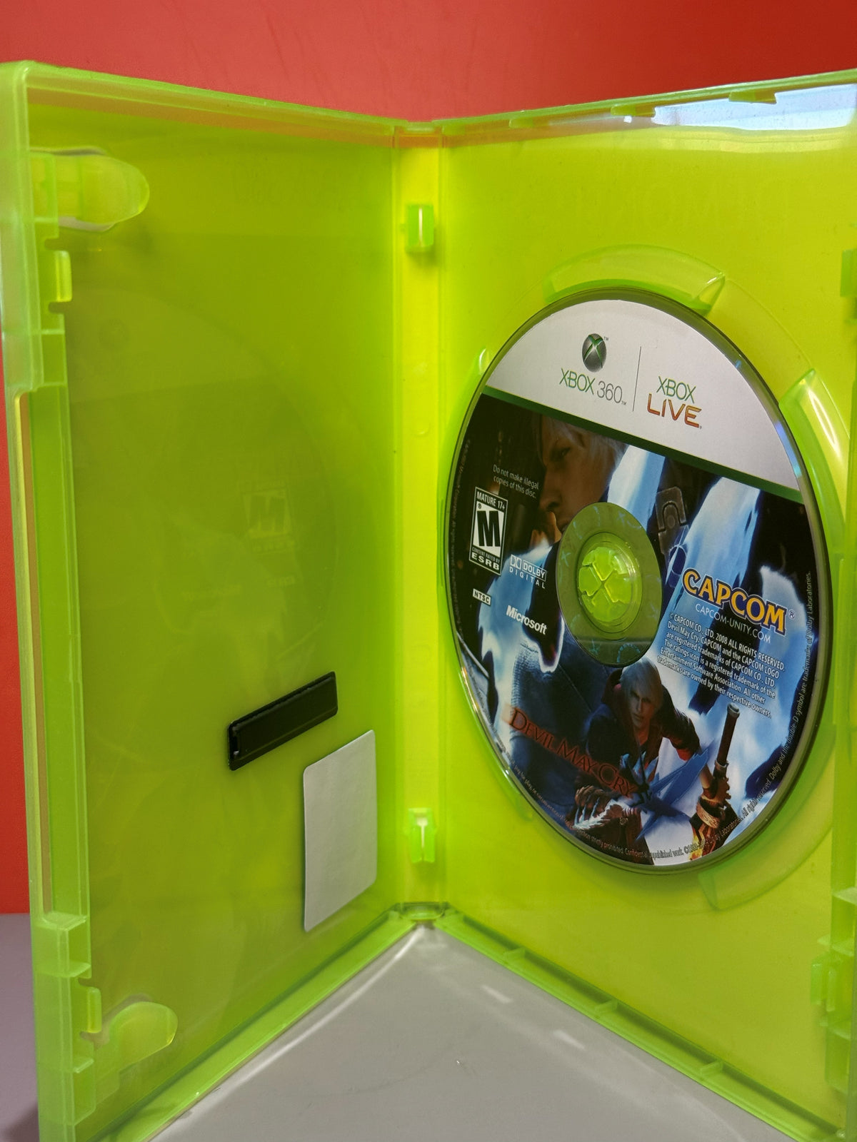 Devil May Cry 4 for Xbox 360 — case contents