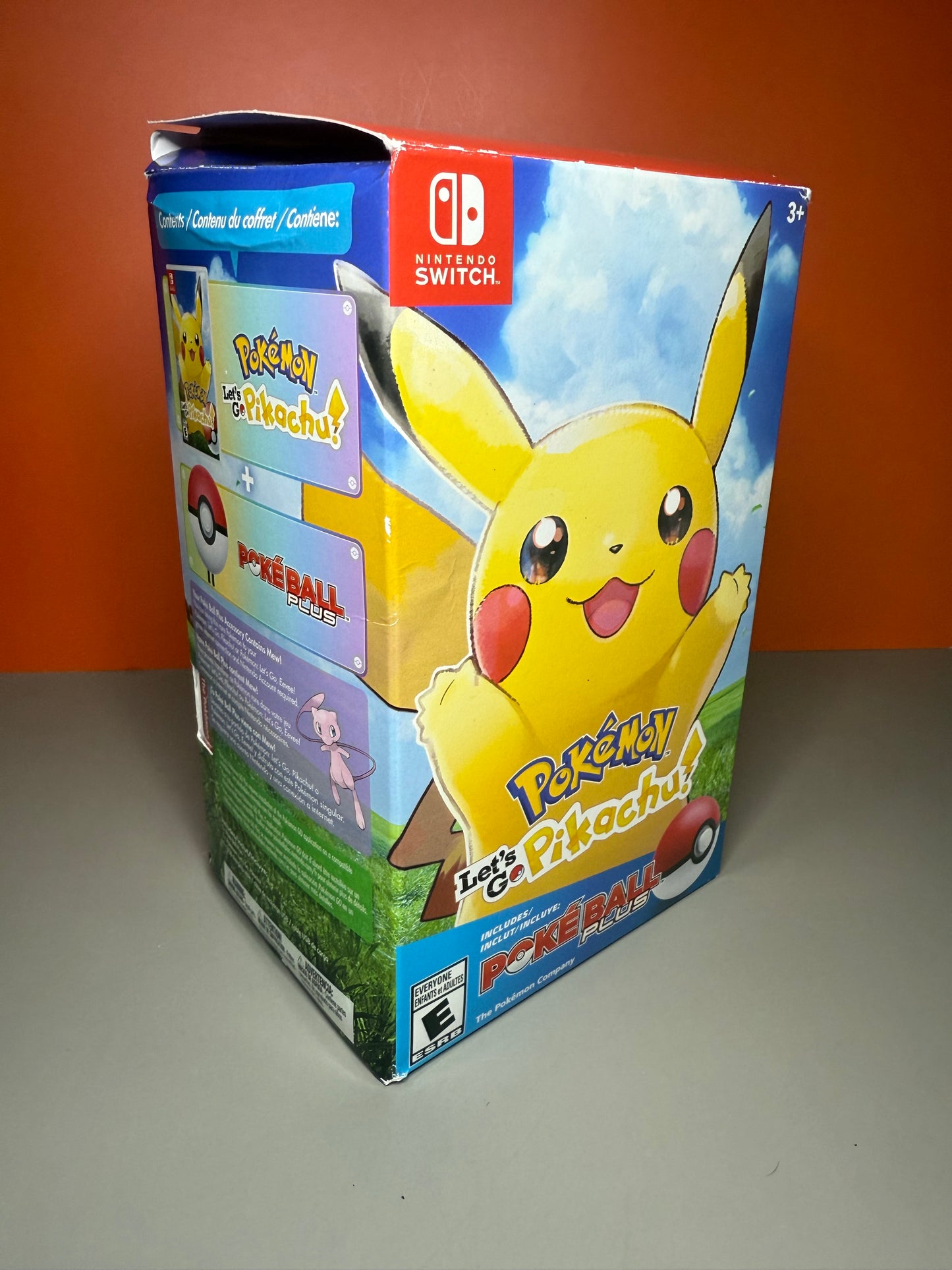 Pokemon Let's Go Pikachu Boxed Edition (Includes Pokewalker)